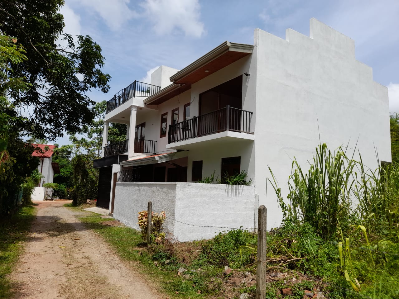 Brand New House For Sale In Thalawathugoda